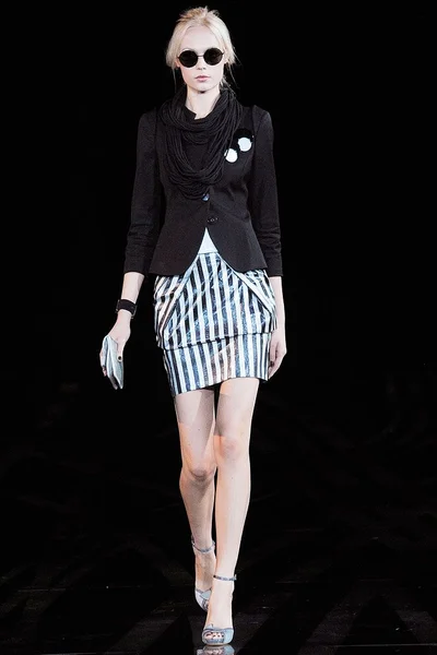 Look 18